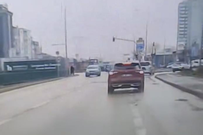 Bursa'da ters yöne giren otomobil paniğe neden oldu