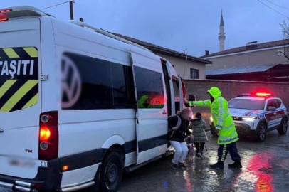 Bursa'da okul zili yeniden çaldı, jandarmadan öğrencilere trafik güvenliği denetimi