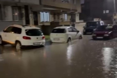 İnegöl'de sağanak hayatı felç etti