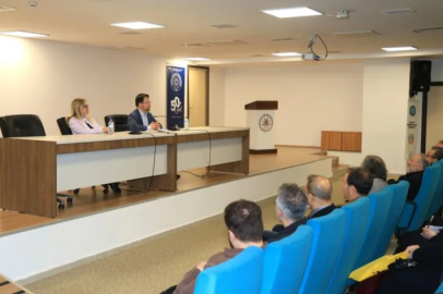 BUÜ'de "Modern dünyanın kökenleri" konuşuldu