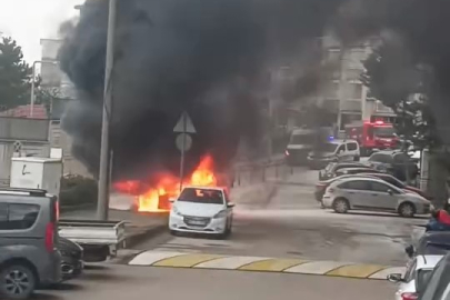 Bursa'da yanan araç art arda patladı, mahalleli panik yaşadı