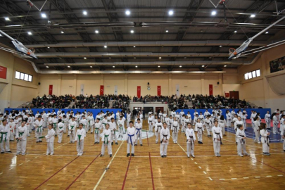 Osmangazi'de 300 karateci kuşak sevinci yaşadı