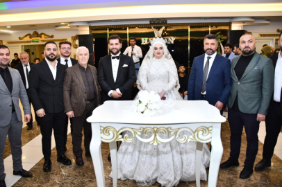 Bursa’da protokolü buluşturan düğün
