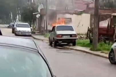 Bursa’da park halindeki otomobil alevlere teslim oldu