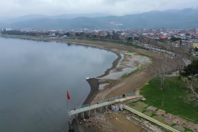 İznik Gölü'nde kuraklık alarmı: Yağışlara rağmen çekilme sürüyor