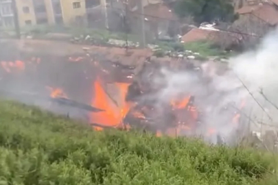 Bursa'da alev alev yanan ev kullanılmaz hale geldi