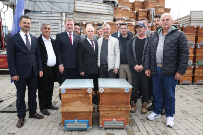 Büyükşehir'den arıcılara kovan desteği