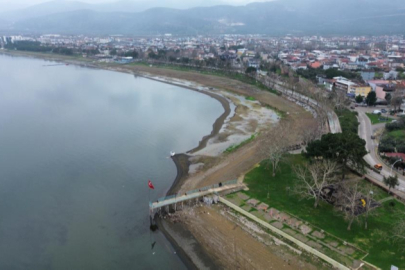 İznik Gölü 200 metre çekildi