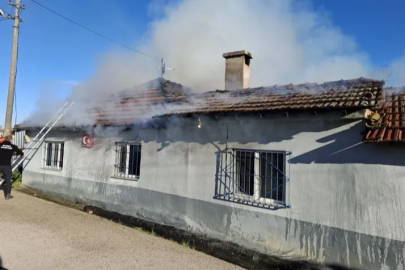 Bursa'da yaşlı çiftin evi alevlere teslim oldu