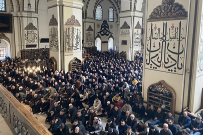 Ramazan'ın ilk Cuma'sı Ulucami doldu taştı