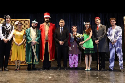 Gemlik’te Ramazan akşamına orta oyunu renk kattı