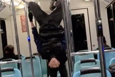 Bursa'da gençlerin metroda tehlikeli oyunu kamerada