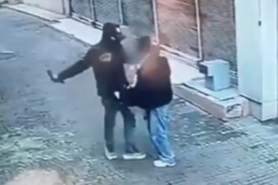 Bursa'da tornavidalı kar maskeli gaspçı kamerada