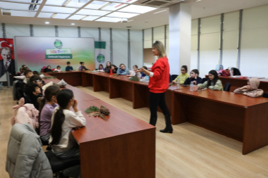 Bursa'da çocuklar bir günlüğüne mimar oldu