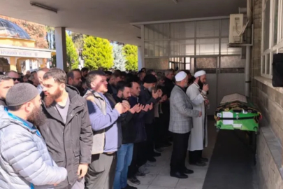 Küçük Öykü, gözyaşları arasında Bursa'da toprağa verildi