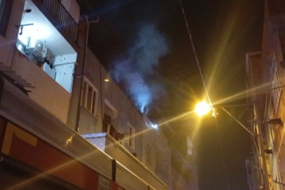 Bursa'da apartmanın çatı katında yangın