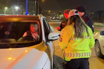 Bursa'da o mahalleye akın eden sürücülere polis uygulaması