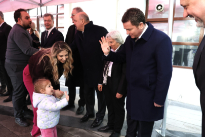 Başkan Aydın personeliyle tek tek bayramlaştı