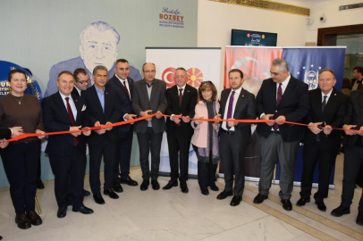 Bursa'da geleneksel sanatlara anlamlı katkı: "Zer-i Nâb" Tezhip Sergisi açıldı