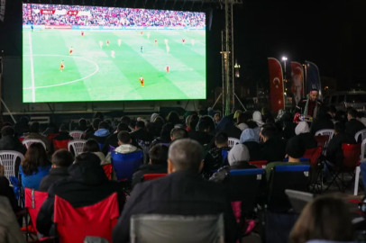 Bursa'da dev ekranda milli coşku