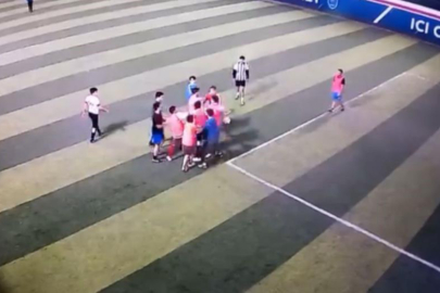 Bursa'da halı saha maçında yumruklar konuştu