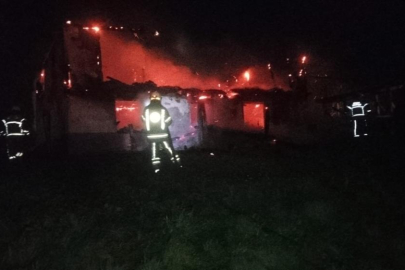 Bursa'da 2 katlı ev alevlere teslim oldu