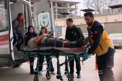 Bursa'da çöken çatıdan düşen usta yaralandı