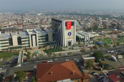 Büyükşehir'de ödemeler durduruldu, izinler iptal edildi