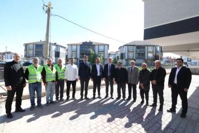 İnegöl'de 11 sokakta tretuvar çalışması sürüyor