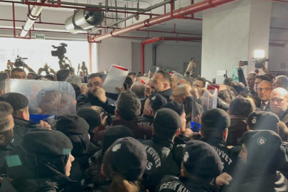 Bursa Büyükşehir Belediye Meclisi'ndeki seçim öncesi gerginlik yaşandı