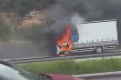 Bursa'da seyir halindeki kamyon, alev alev yandı