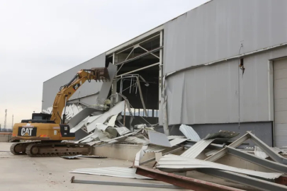 Nilüfer’de kaçak yapılar bir bir yıkılıyor