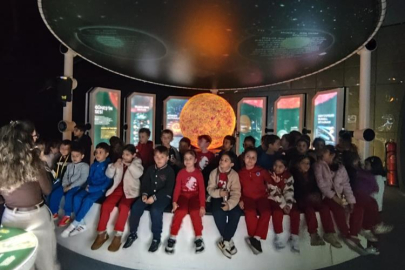Bursa’da Öğrenciler GUHEM’de uzayın derinliklerine yolculuk yaptı