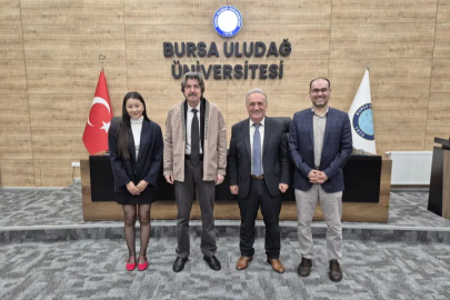 Kazak lisansüstü öğrencileri BUÜ’yü inceledi