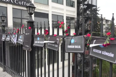 Bursa'da Setbaşı Köprüsü karanfillerle donatıldı