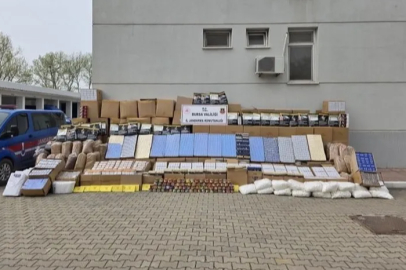 Bursa’da şok baskın: Depo ve araçlardan servet çıktı