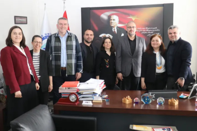 Bursa SMD Yönetiminden dekan Arslan​​​​​​​'a ziyaret