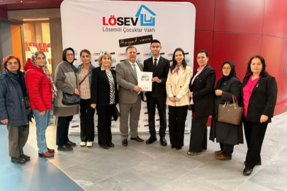 Bursa’da emeklilerden LÖSEV'e 23 Nisan hediyesi