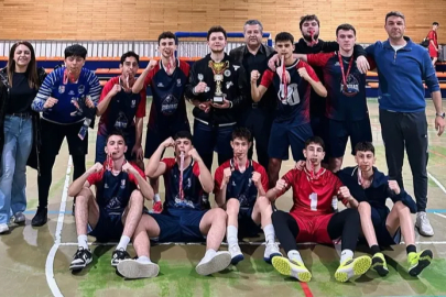 Futsalda kupa Gökkuşağı Koleji'nin oldu