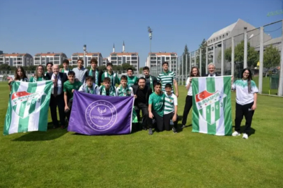 Bursa'da öğrencilerden şampiyonu ziyaret