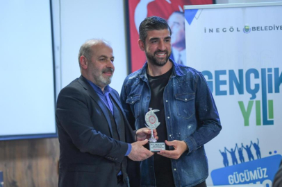 İnegölspor kalecisi Bekir Sevgi 'yılın en iyi sporcusu' seçildi