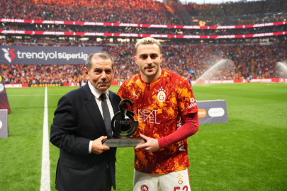Galatasaray'da 200. maçına çıkan Barış Alper Yılmaz'a plaket