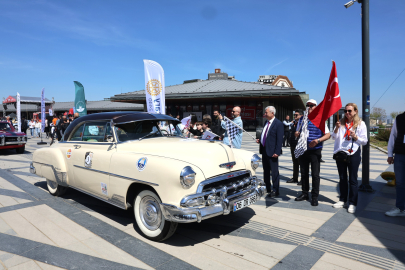 Klasik Otomobil Turu Bursa’yı Renklendirdi