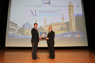 BUÜ’de Türkçenin geleceği konuşuldu