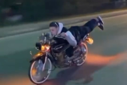 Bursa'da momtosiklet üzerinde tehlikeli şov