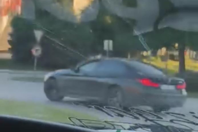 Bursa'da otomobil böyle drift attı