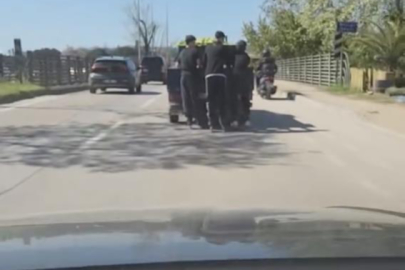 Bursa'da patenli gençlerin tehlikeli yolculuğu kamerada