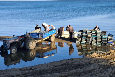İznik Gölü’nde bereketli sezon...Gümüş balığında yüzler gülüyor