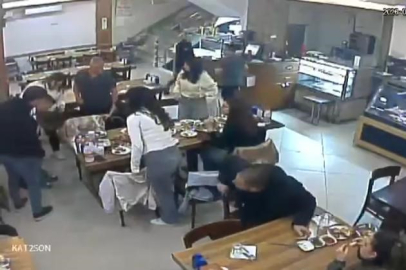 Nefes borusuna yemek kaçan küçük kızı restoran çalışanı kurtardı