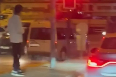 Bursa'da ters şeride giren hafif ticari araç tehlike saçtı